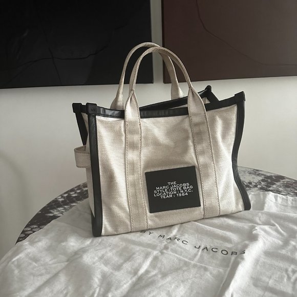 THE MARC JACOBS The Summer Canvas Tote Bag - Picture 2 of 4